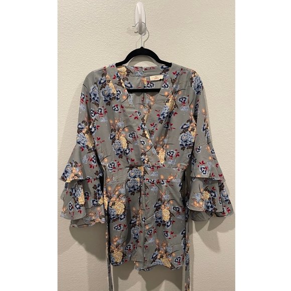 HUMMINGBIRD Floral Surplice Bell Sleeve Romper - Picture 4 of 9